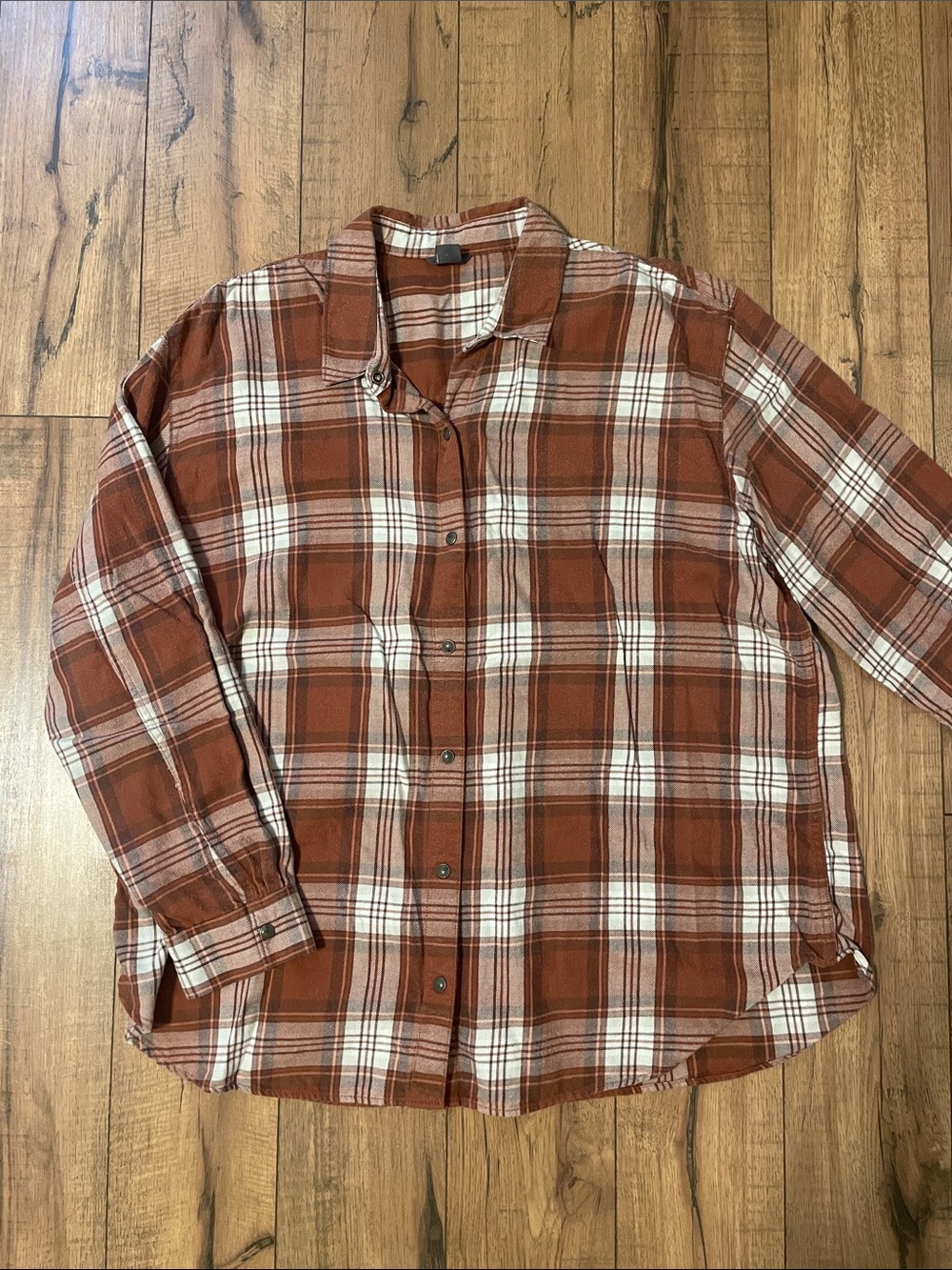 Women’s Eddie Bauer Rust Plaid Long-Sleeve Button-Down Shirt